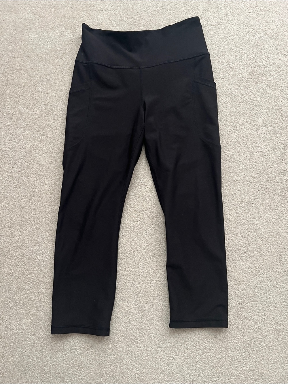 Old Navy Black Active quick dry High-Waist Leggings with Side Pockets